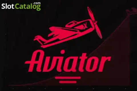 Aereo rosso sopra nuvole